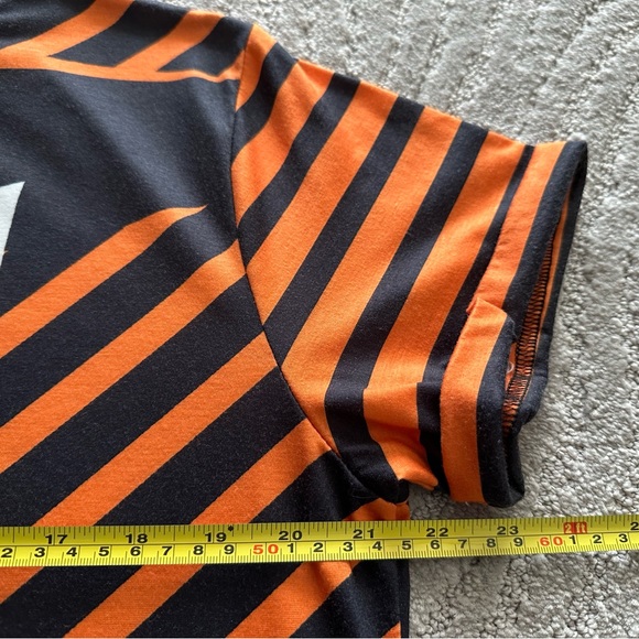 Fun and Stylish Top - Picture 5 of 6